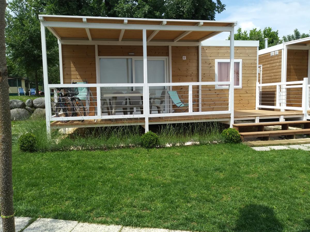 Sereno Camping Holiday Moniga del Garda ภายนอก รูปภาพ